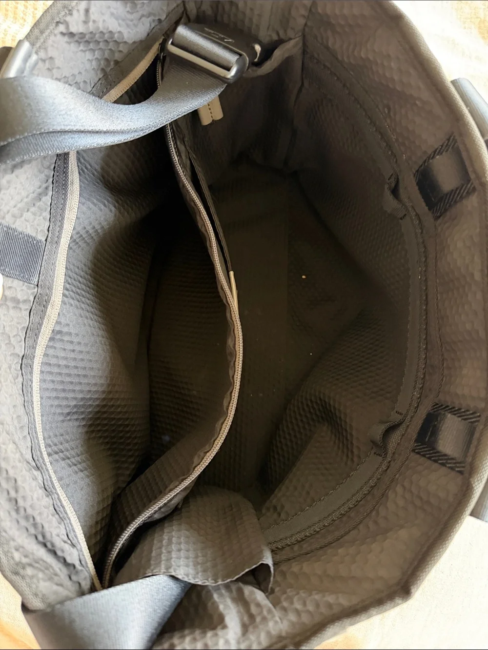 Tumi spacious olive